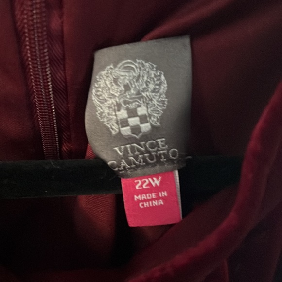 A Truly Stunning Dress - Picture 3 of 7